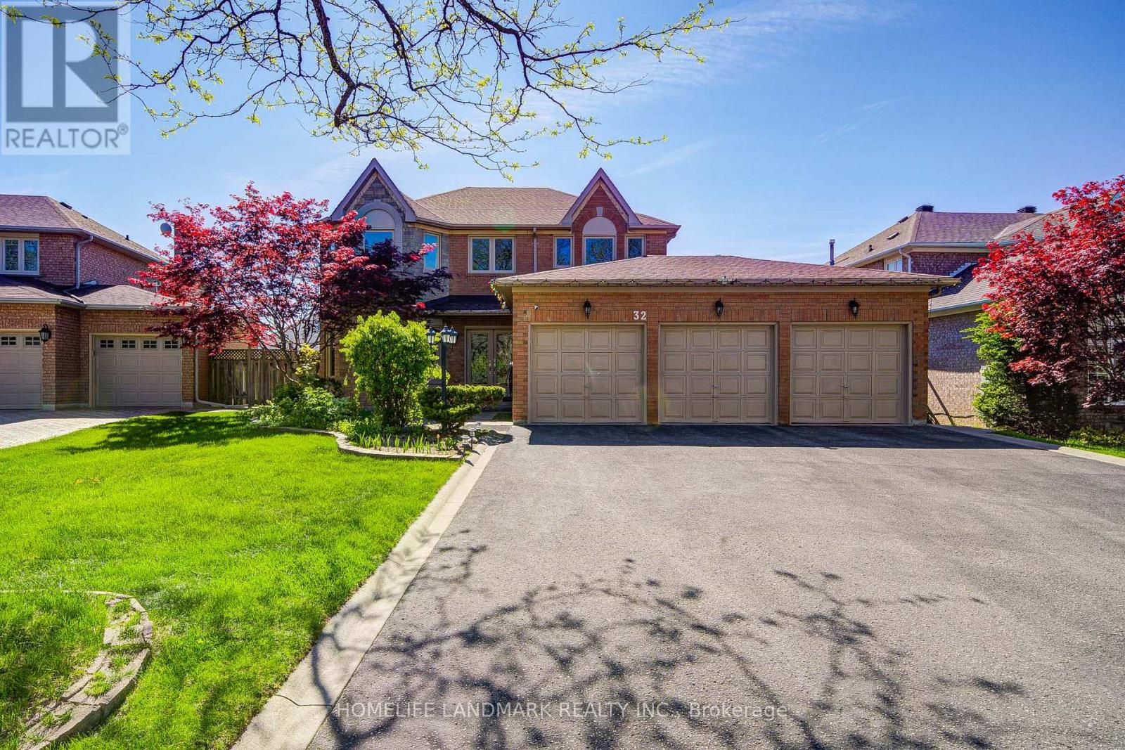 32 DUMFRIES DRIVE - Image 2