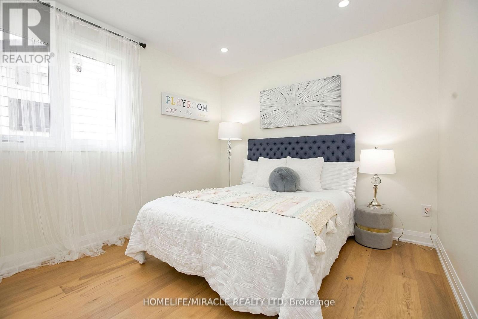 52 FOXACRE ROW - 30