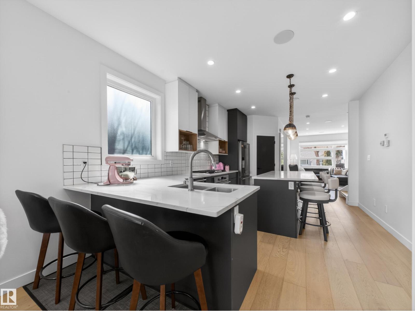 10449 143 ST NW - 15