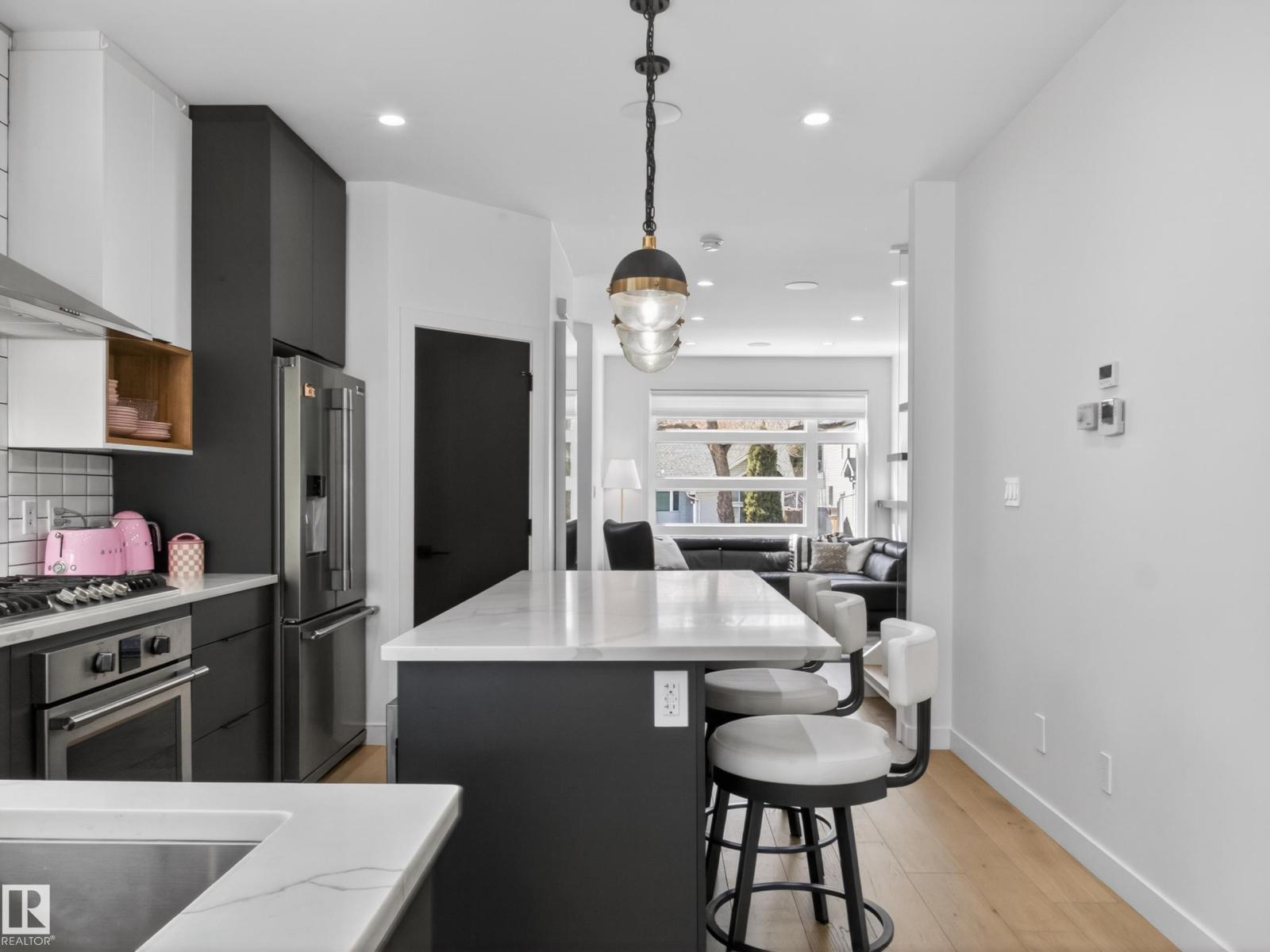 10449 143 ST NW - 16