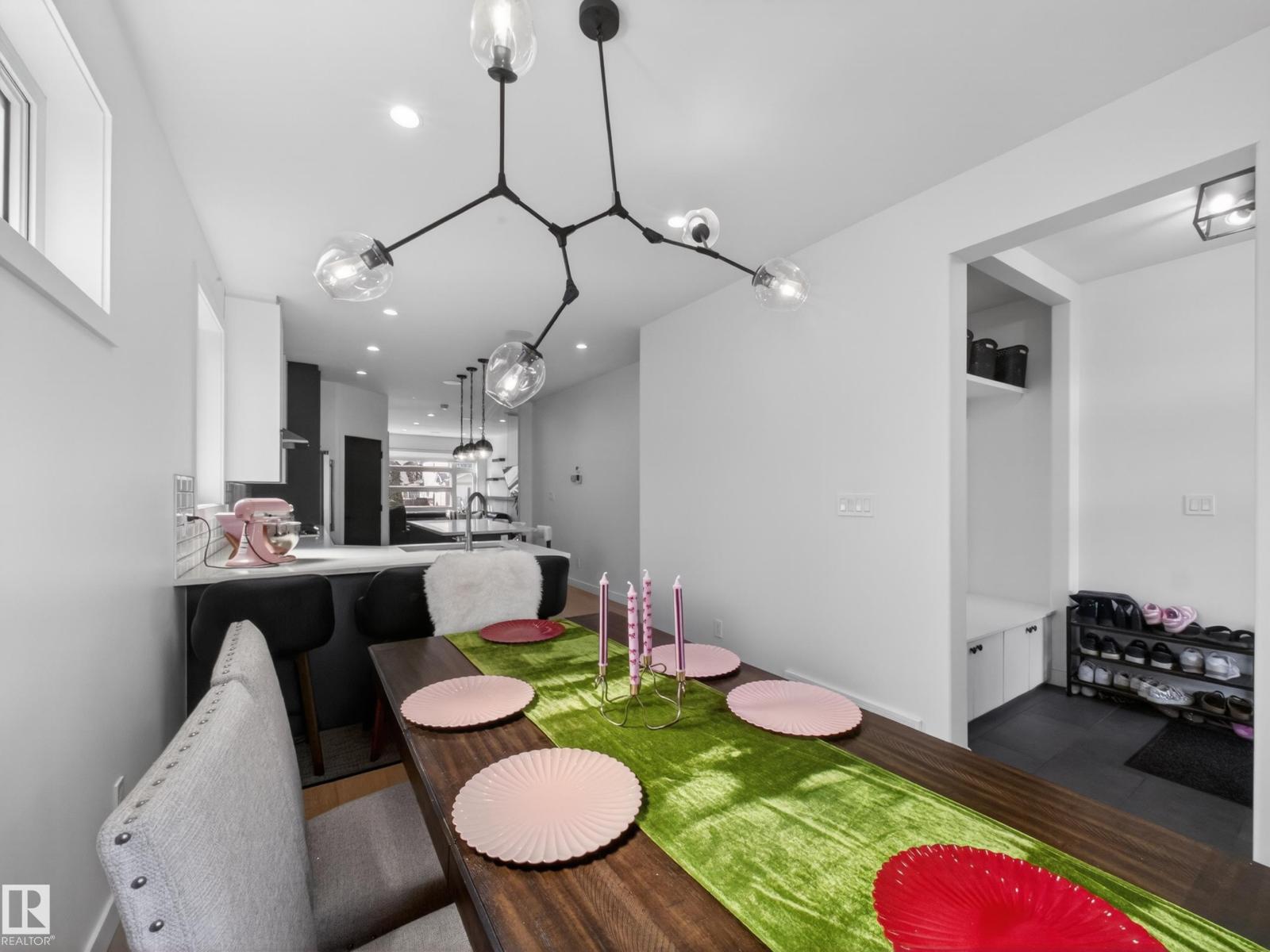 10449 143 ST NW - 18