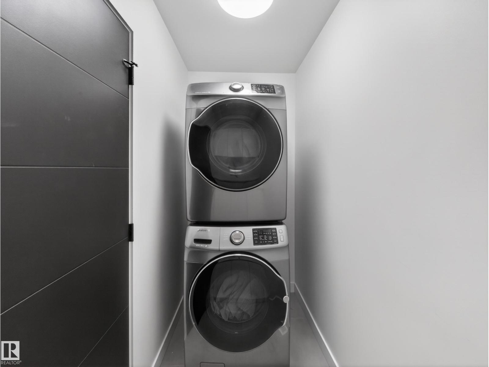 10449 143 ST NW - 31