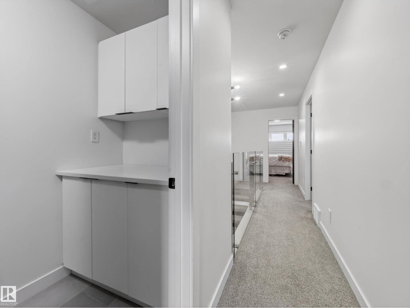 10449 143 ST NW - 32