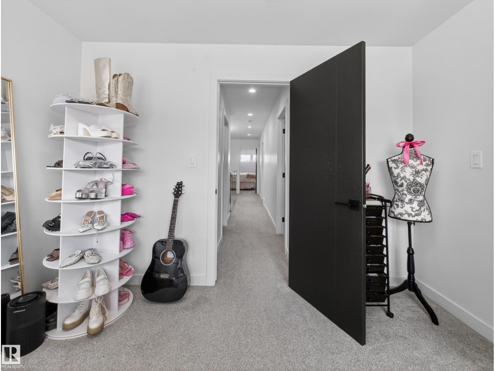 10449 143 ST NW - 39
