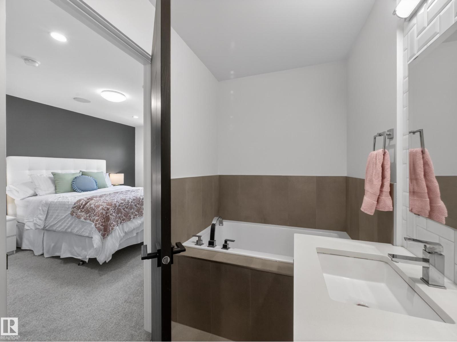 10449 143 ST NW - 48