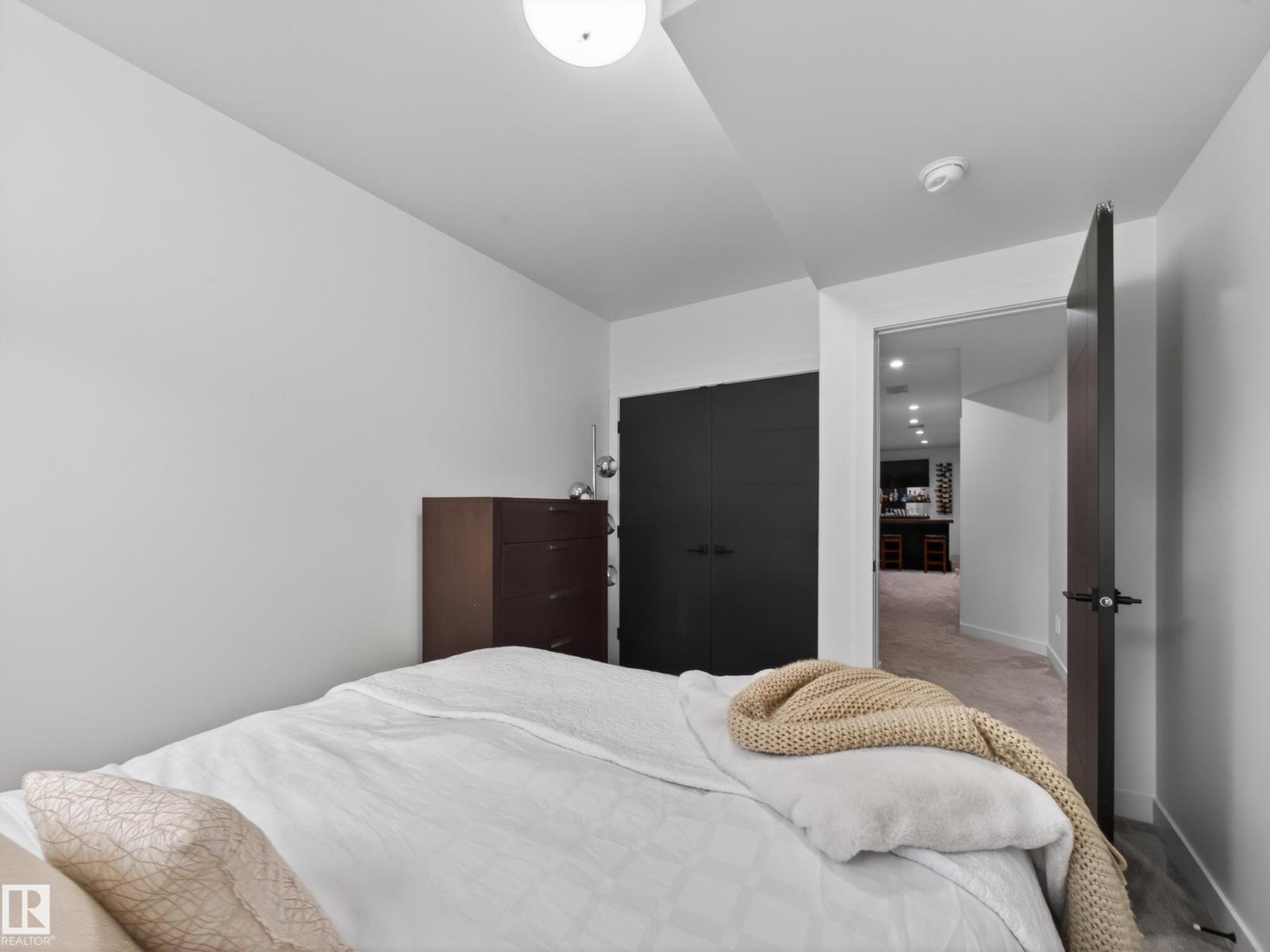 10449 143 ST NW - 56