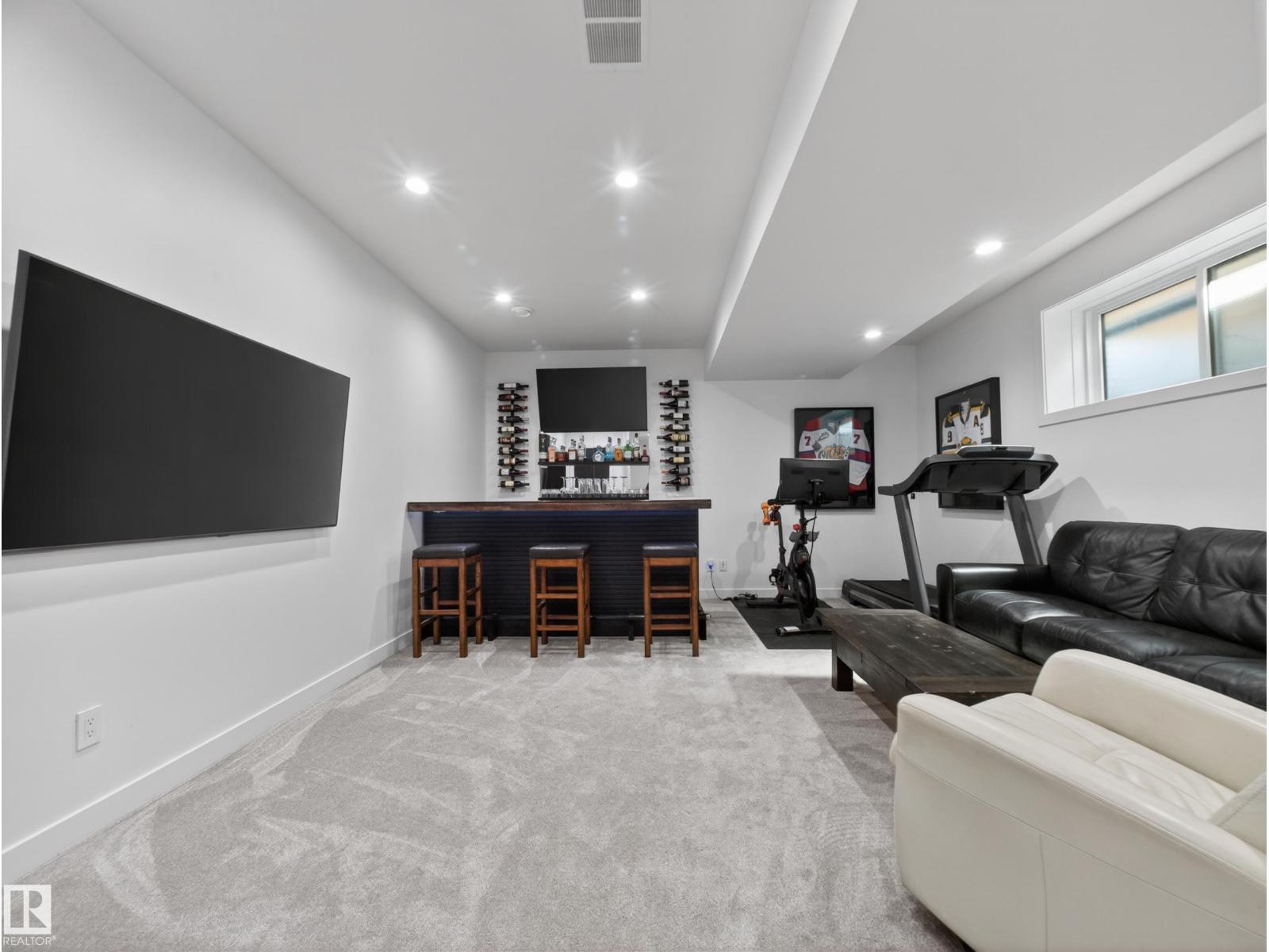 10449 143 ST NW - 58