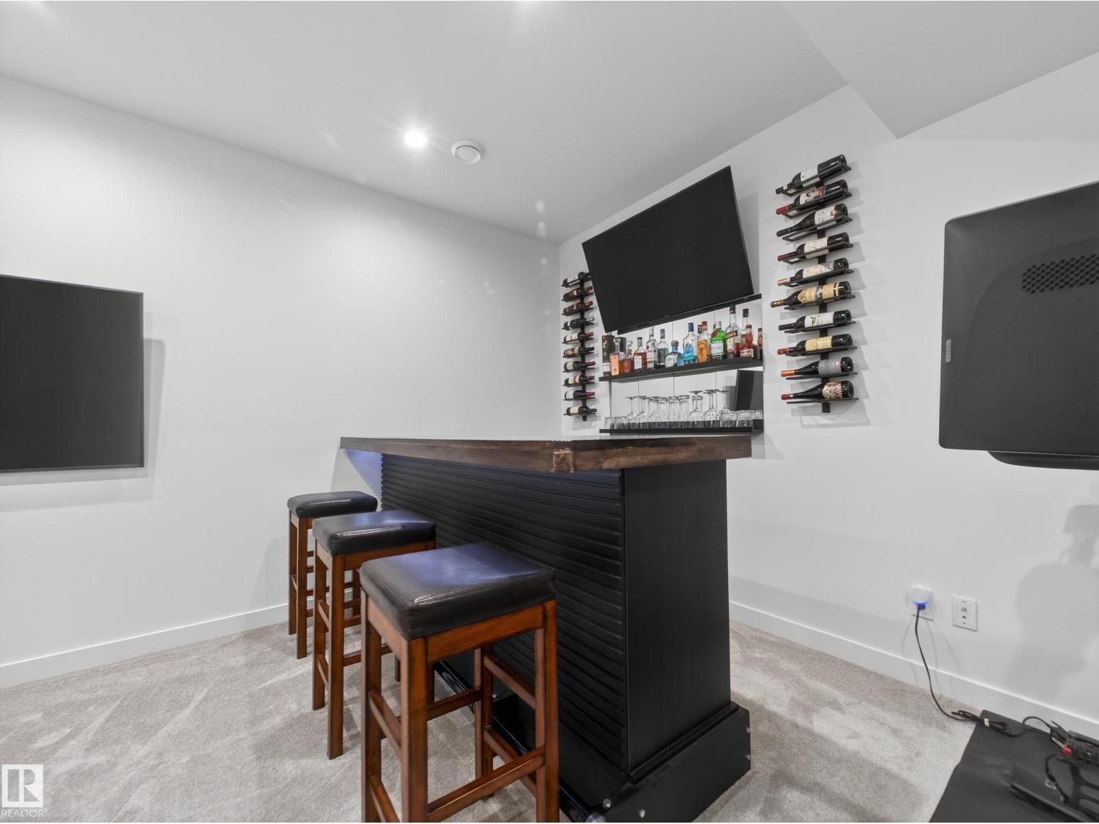 10449 143 ST NW - 60