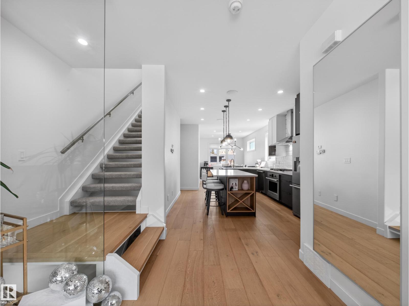 10449 143 ST NW - 7