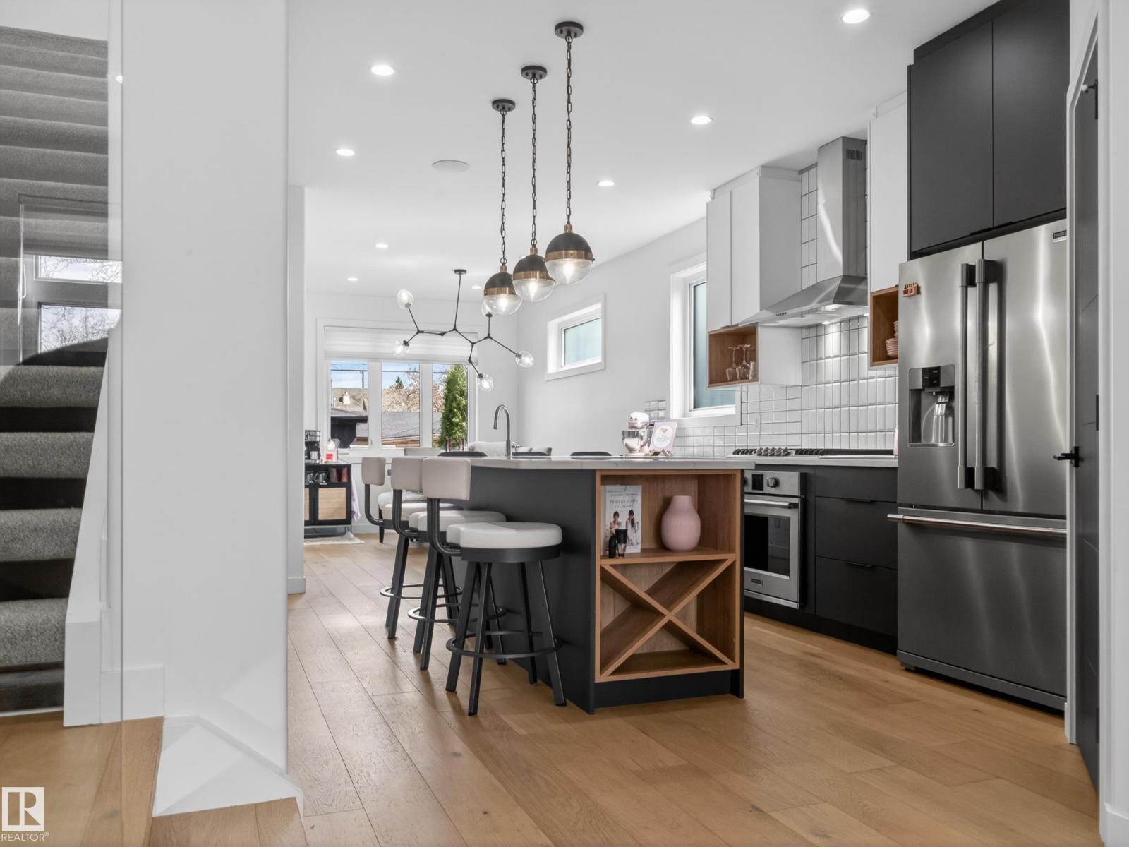 10449 143 ST NW - 8