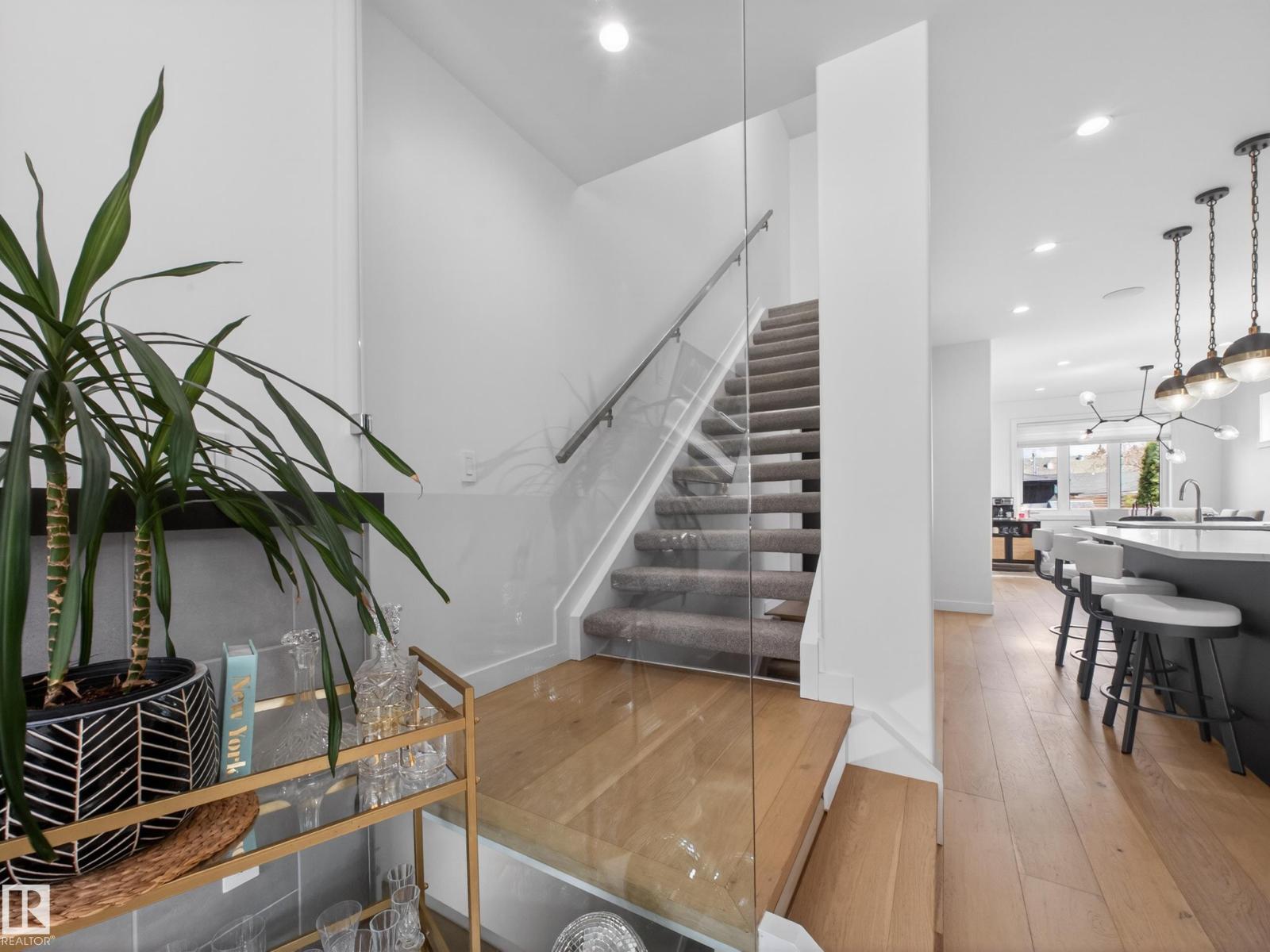 10449 143 ST NW - 9