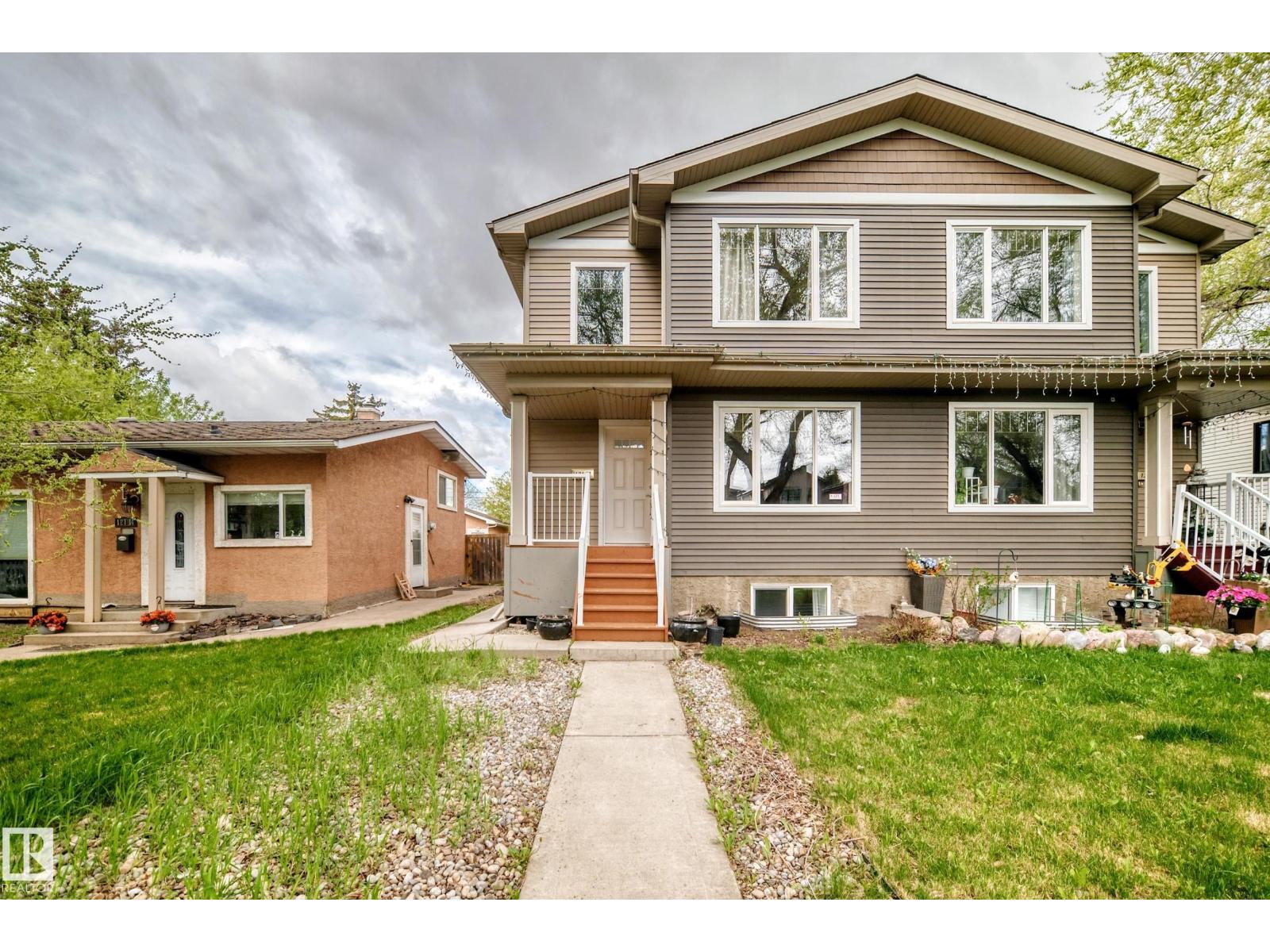 12118 125 ST NW - 1