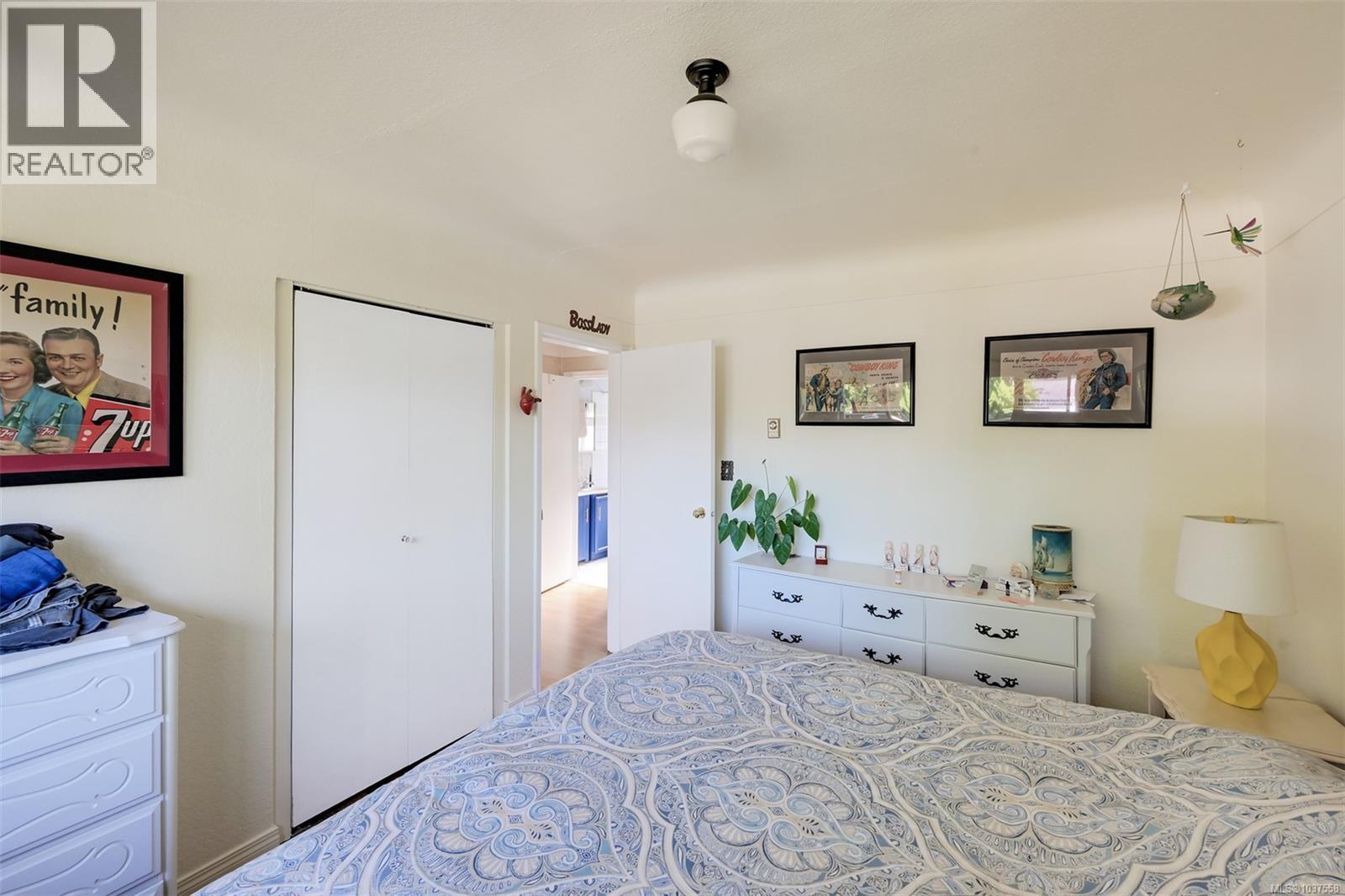2550/2552 Belmont Ave - 17