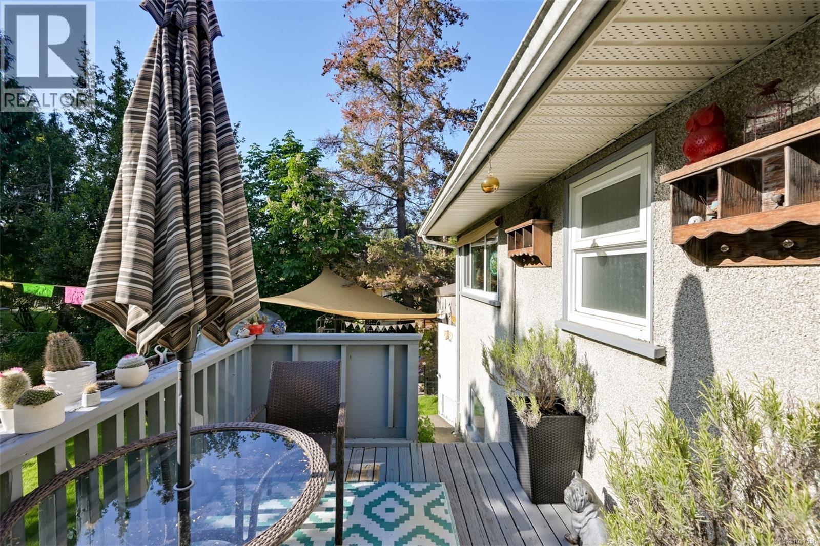 2550/2552 Belmont Ave - 21