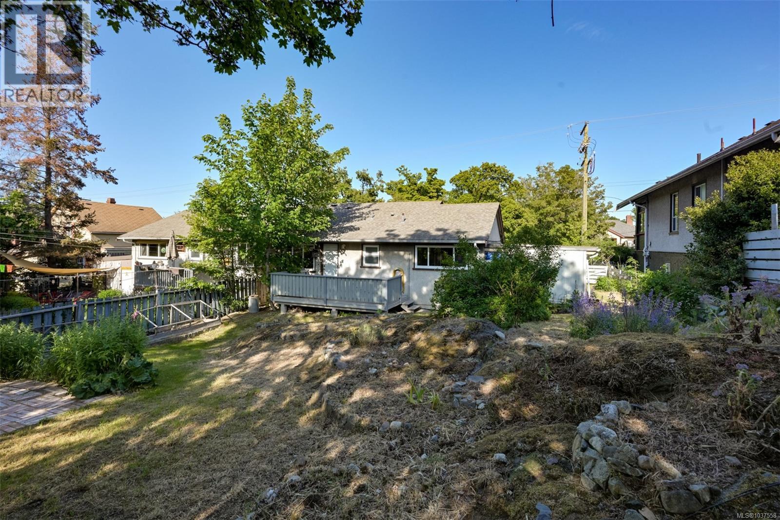 2550/2552 Belmont Ave - 48
