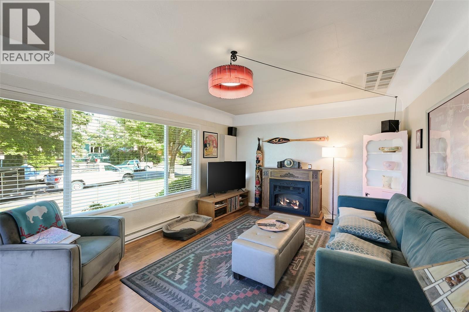 2550/2552 Belmont Ave - 7
