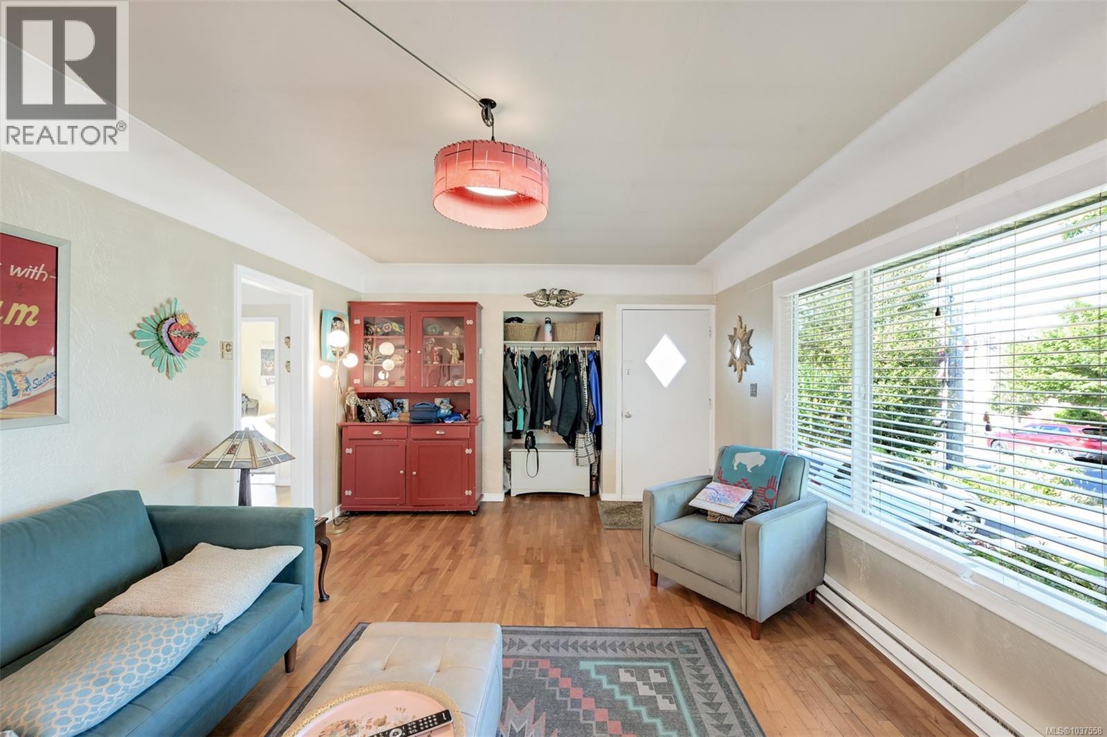 2550/2552 Belmont Ave - 8