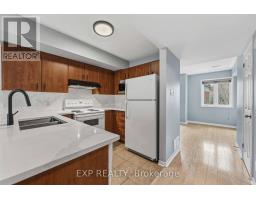 81 Strathaven Private, Ottawa, ON K1J1K7 Photo 6