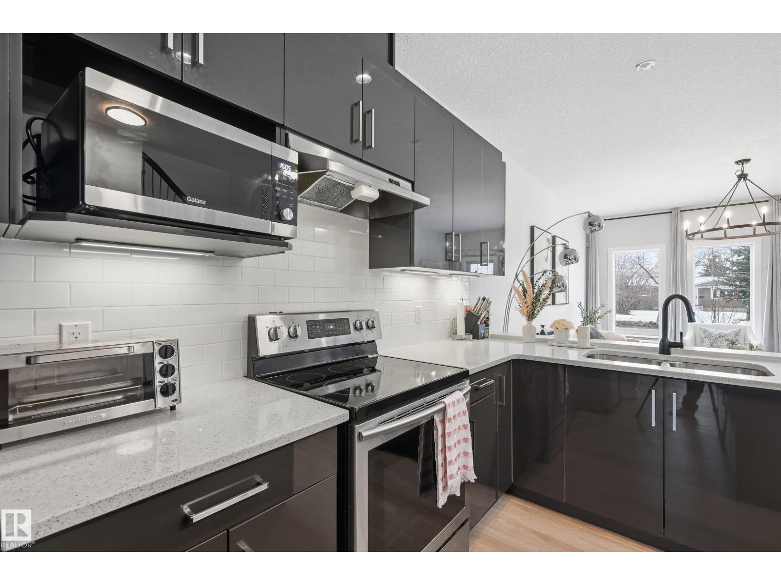 10736 149 ST NW - 9
