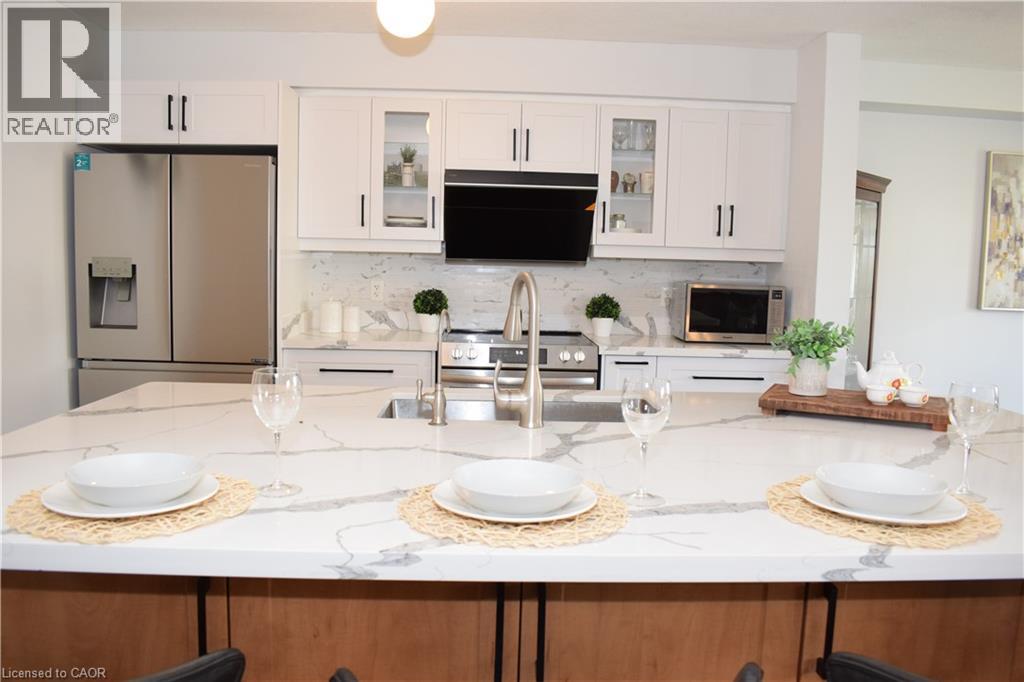 28 LEMON GRASS Street, Kitchener, Ontario, N2N3R5 — Photo 2