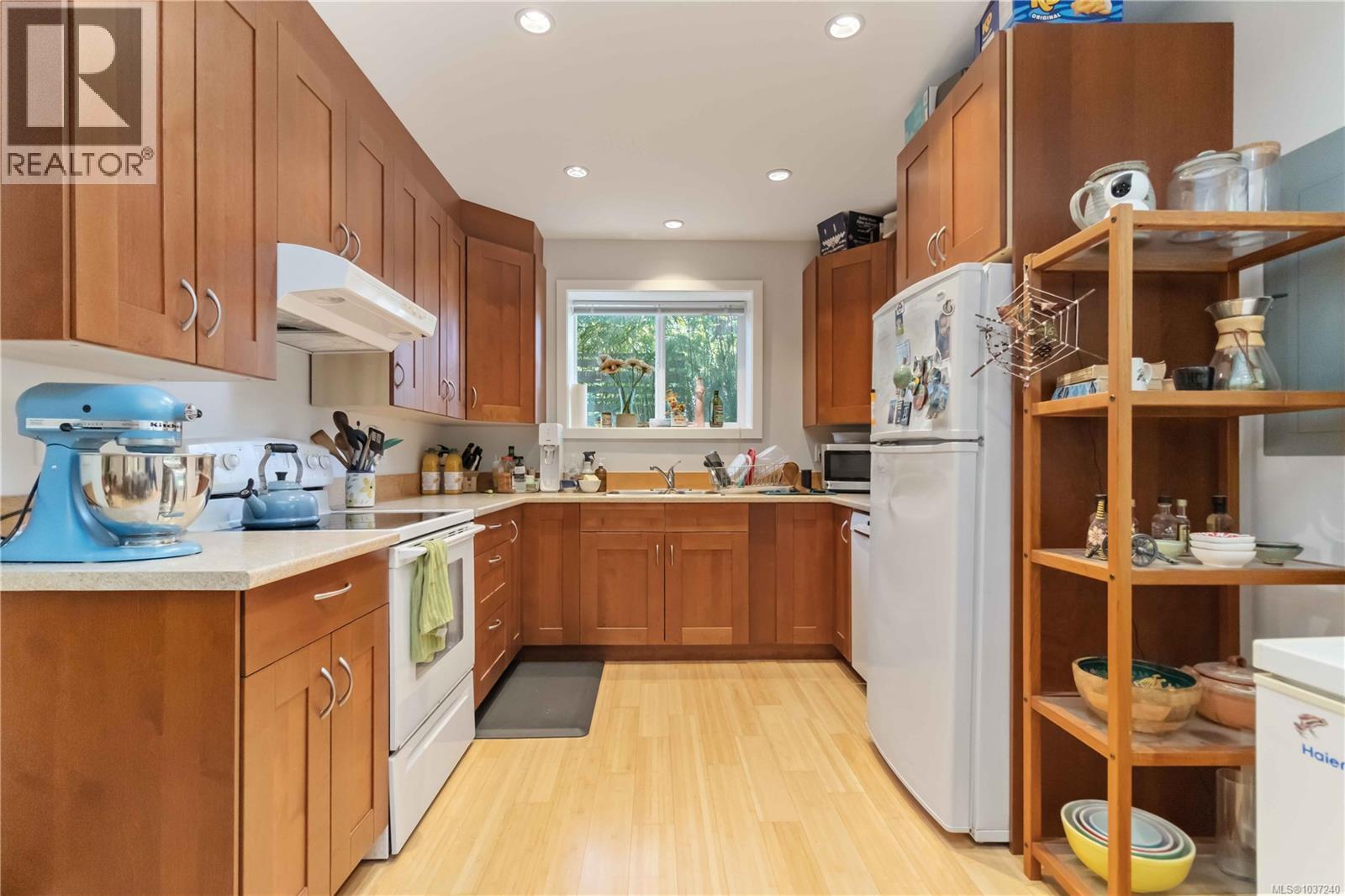 1334 Pembroke St - 29