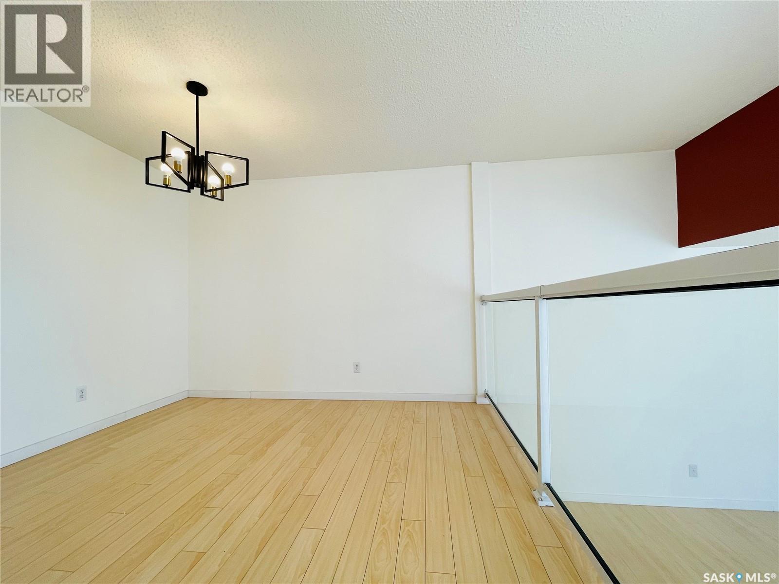 #5026 10th AVENUE - 17