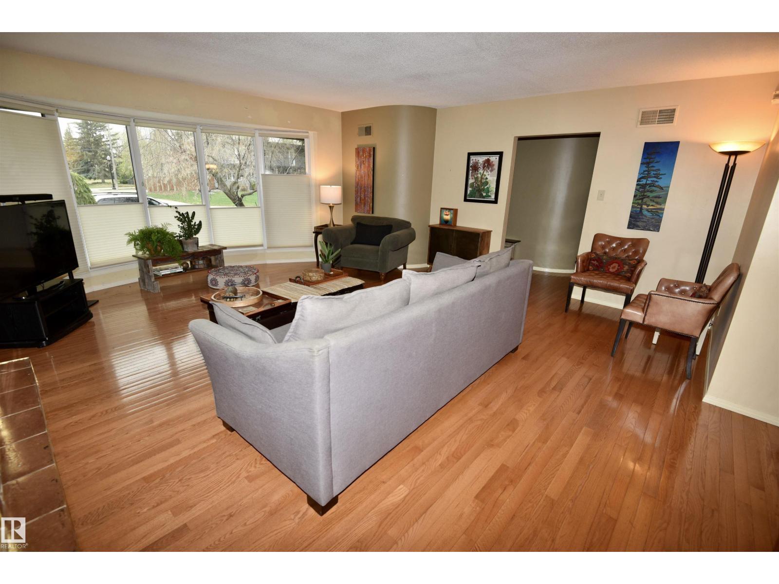 13910 101A AV NW - 5