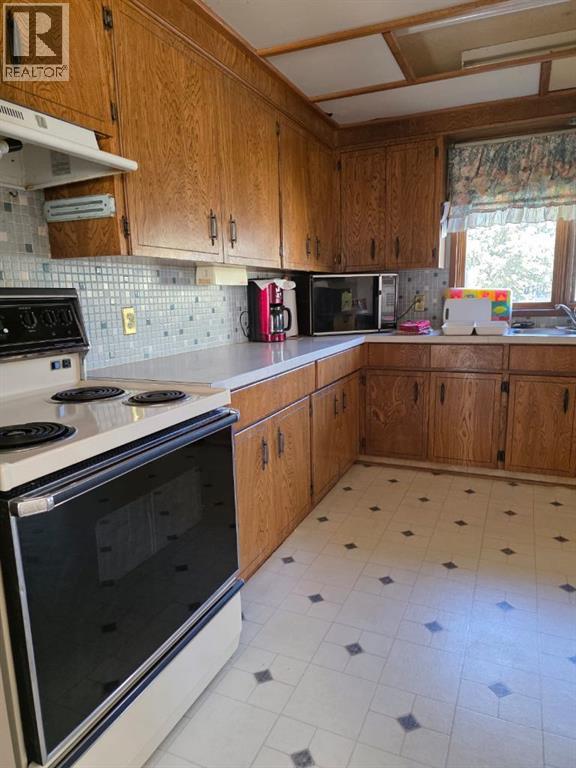 4716 55 Avenue - 12