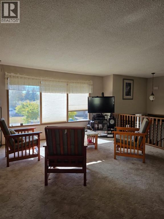 4716 55 Avenue - 6