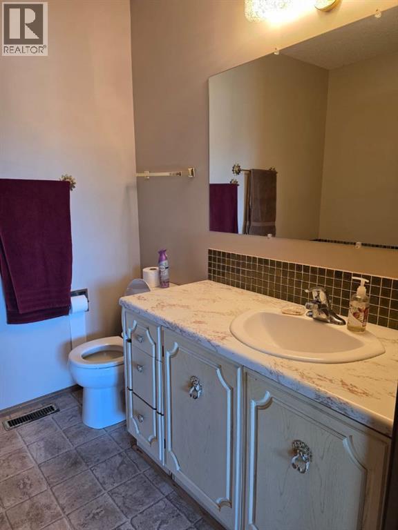 4716 55 Avenue - 18
