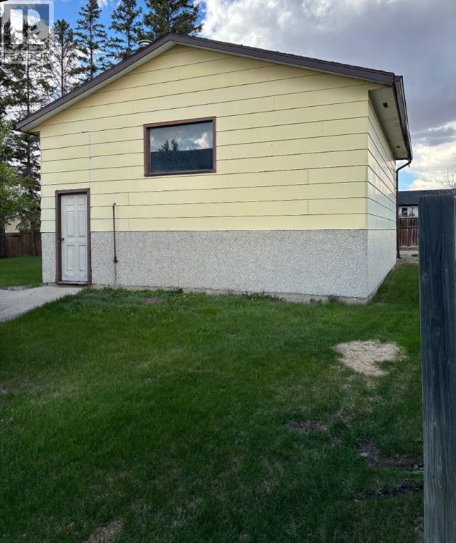 4716 55 Avenue - 30