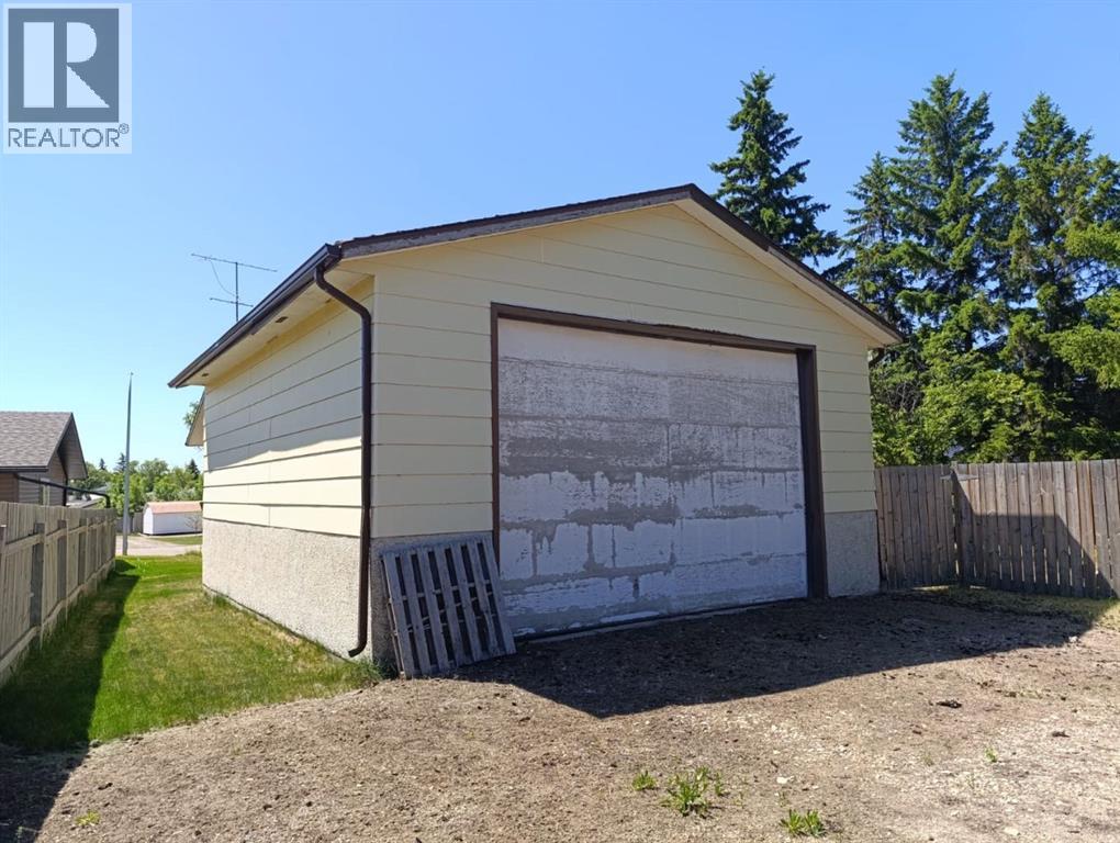 4716 55 Avenue - 29