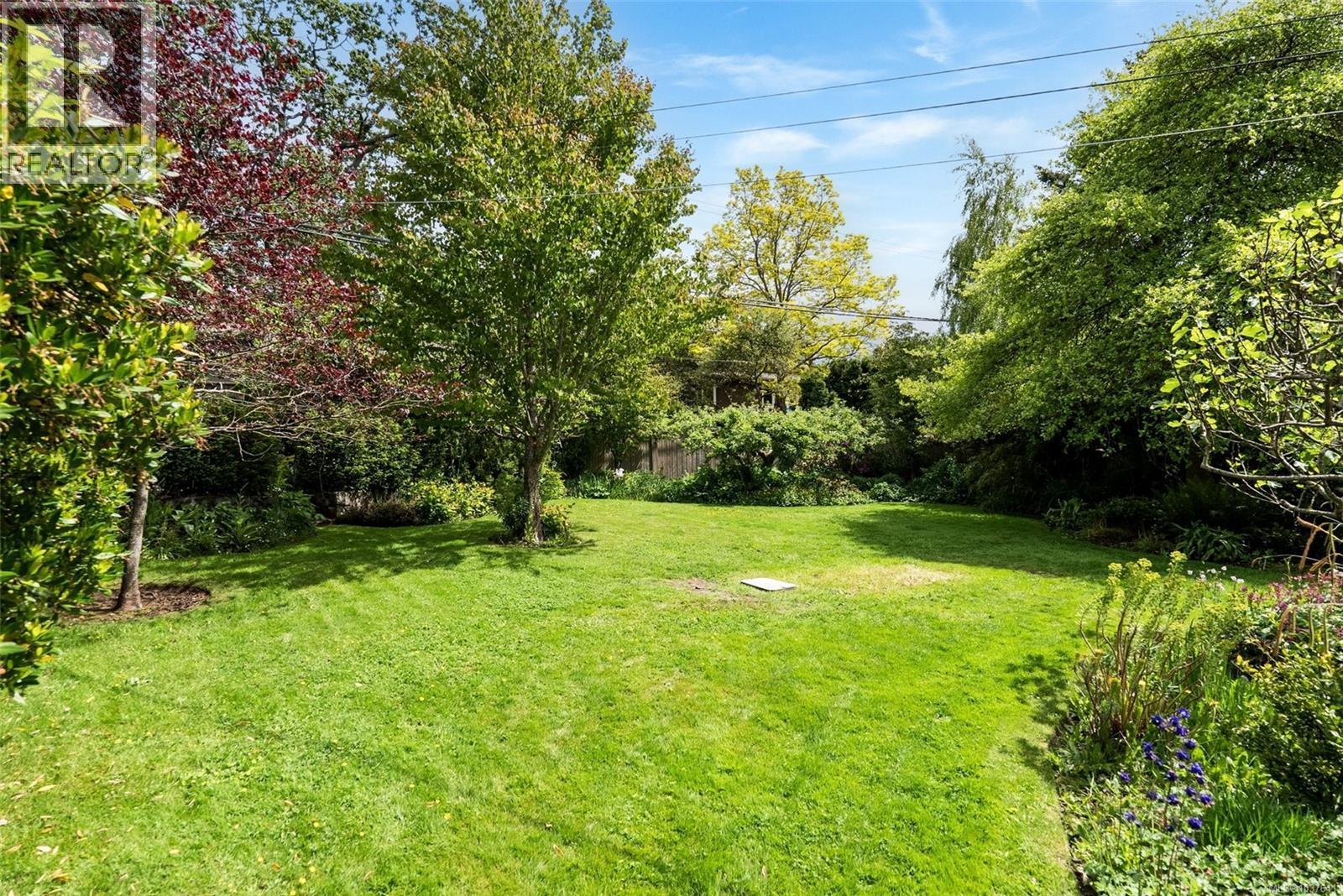 3171 Henderson Rd - 33