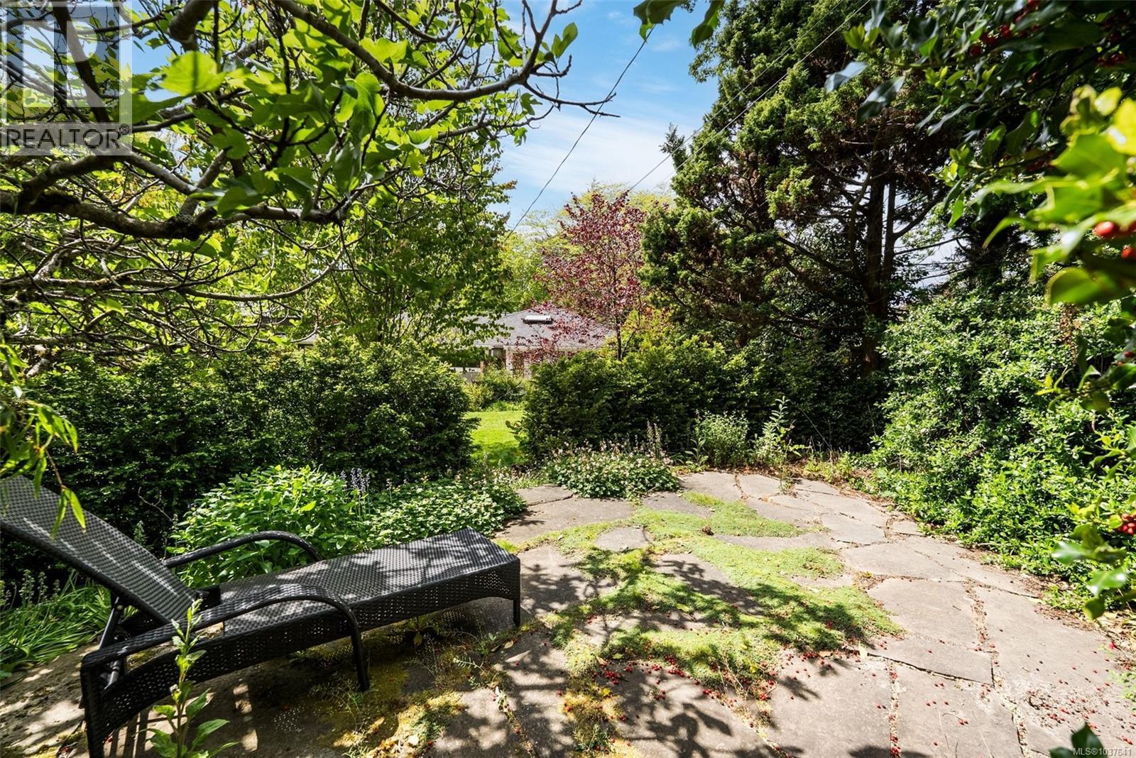 3171 Henderson Rd - 39