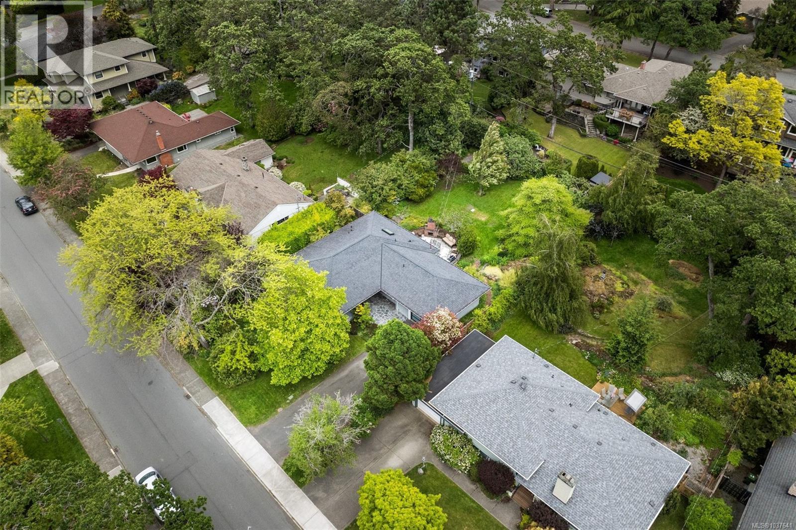 3171 Henderson Rd - 44