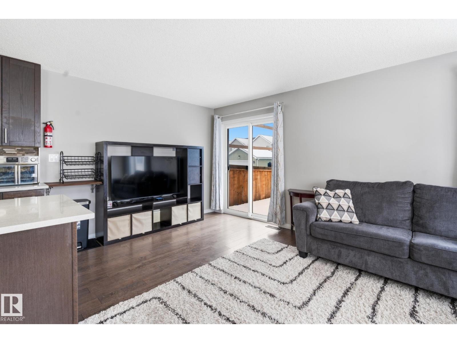 2310 68 Street SW - 18