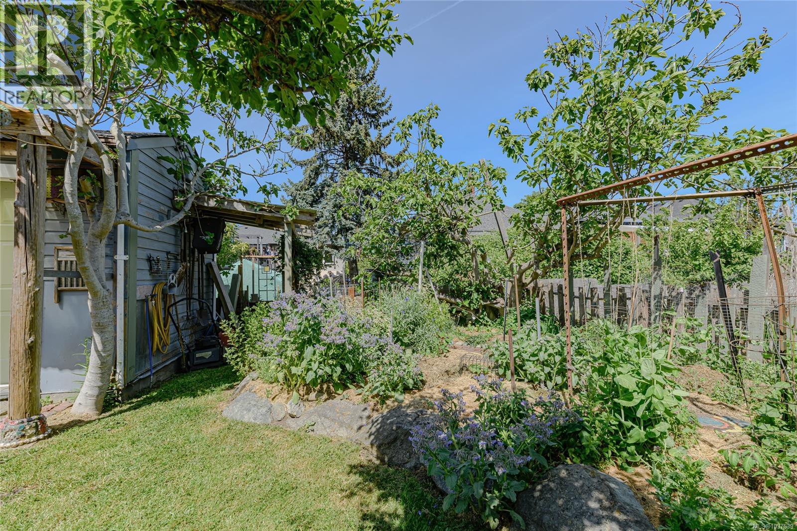  842 Princess Avenue, Victoria