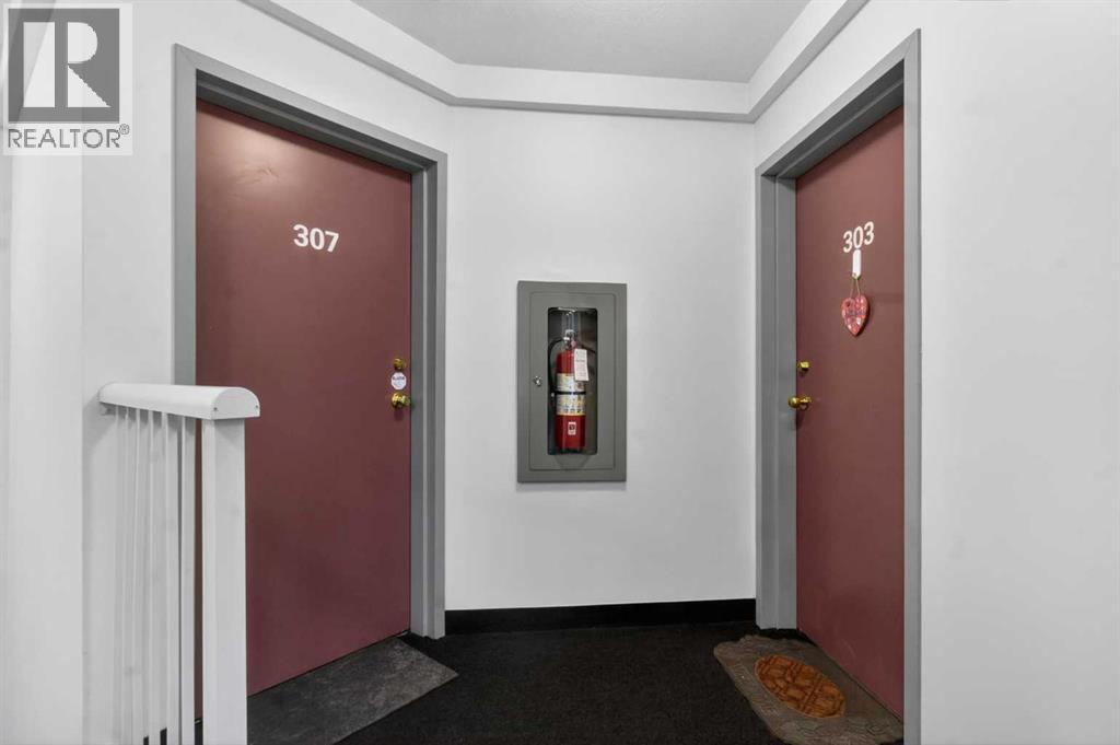 #307 1715 35 Street SE - Image 3