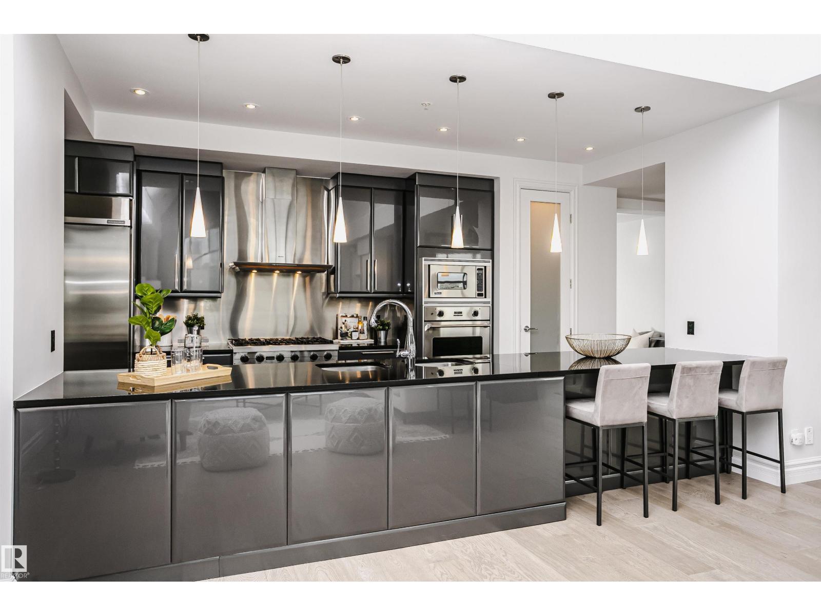 #2104 9020 JASPER AV NW - 17