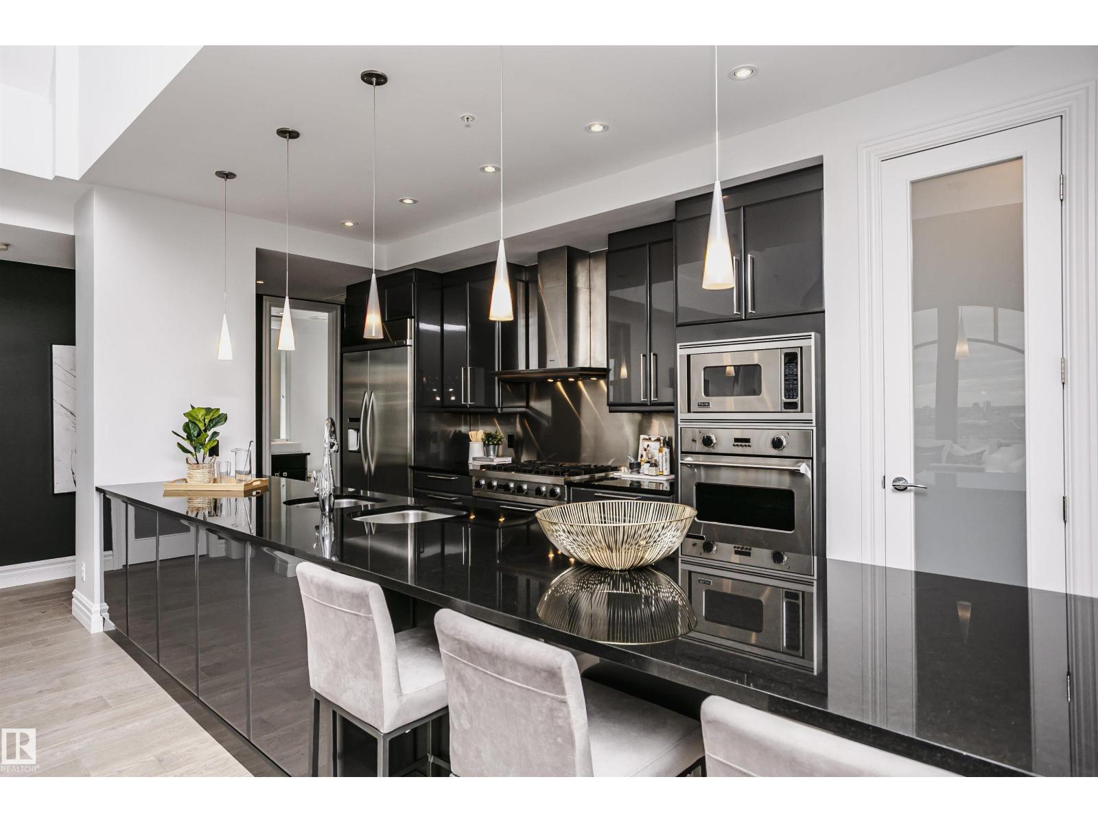 #2104 9020 JASPER AV NW - 18