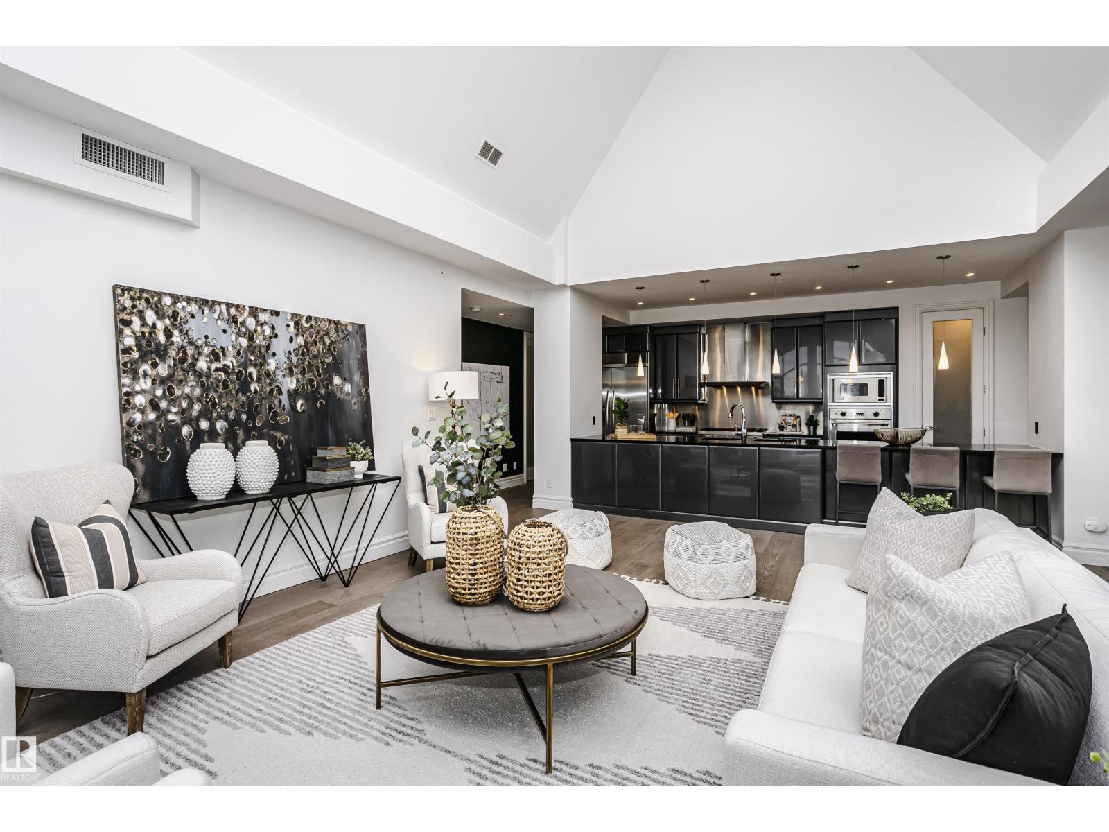 #2104 9020 JASPER AV NW - 32