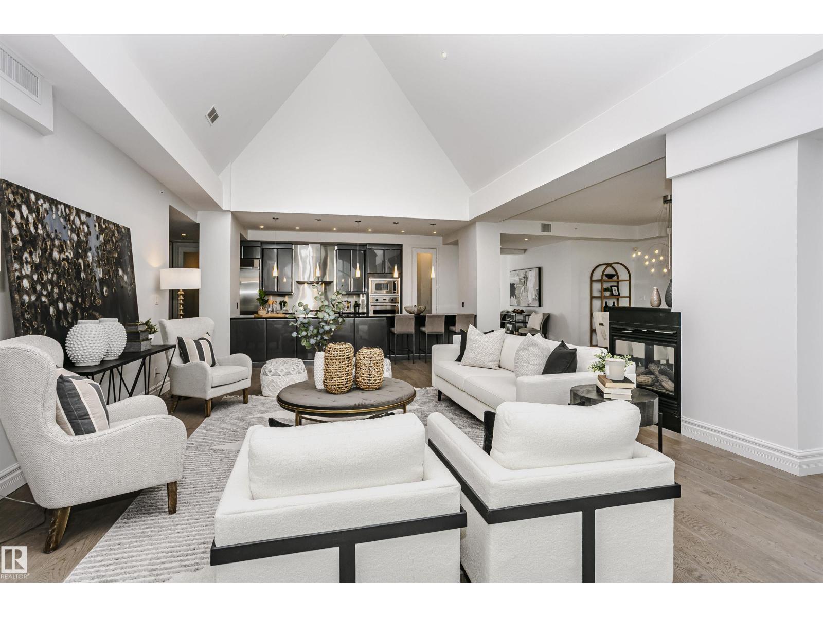 #2104 9020 JASPER AV NW - 33
