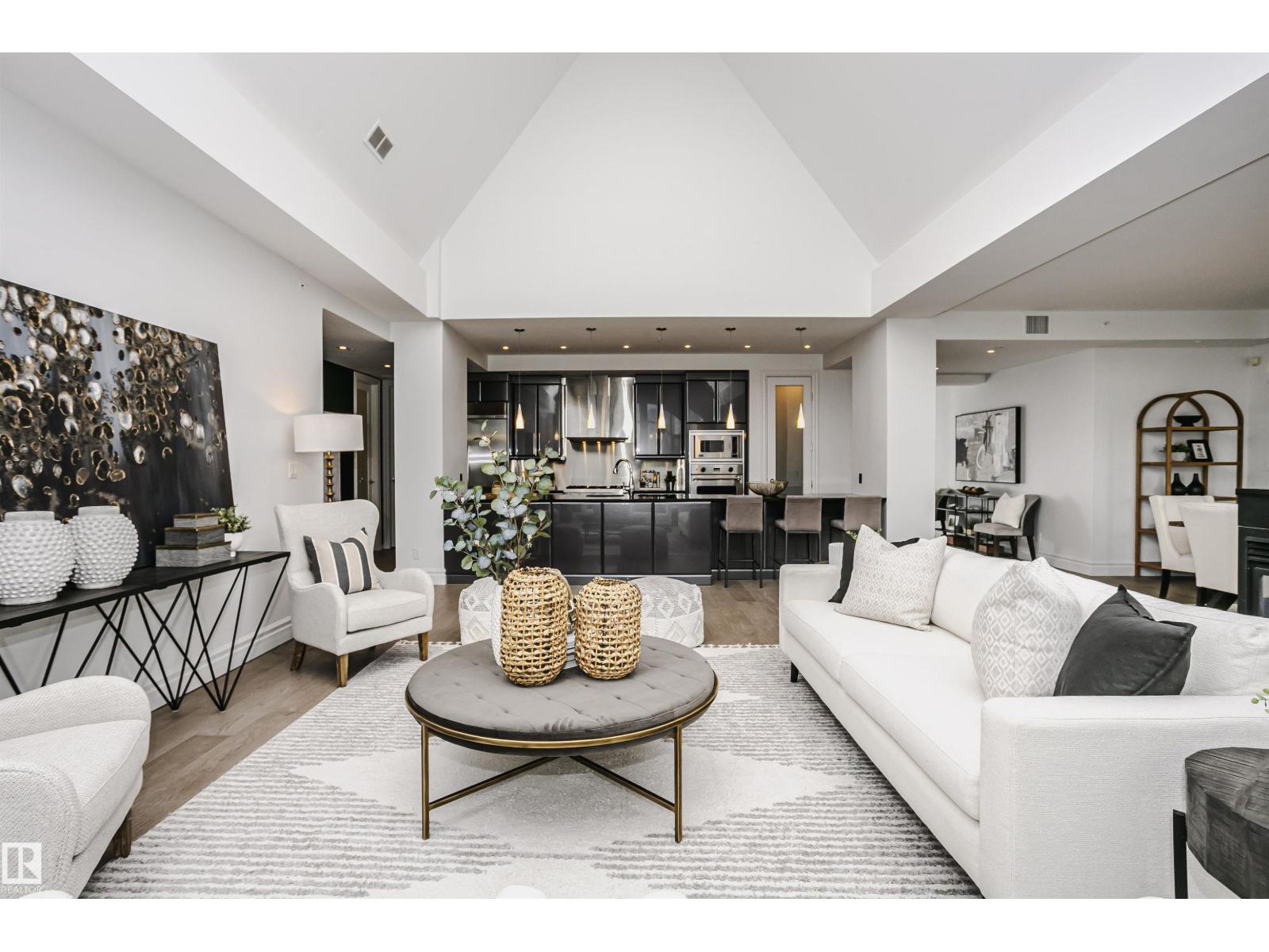 #2104 9020 JASPER AV NW - 34