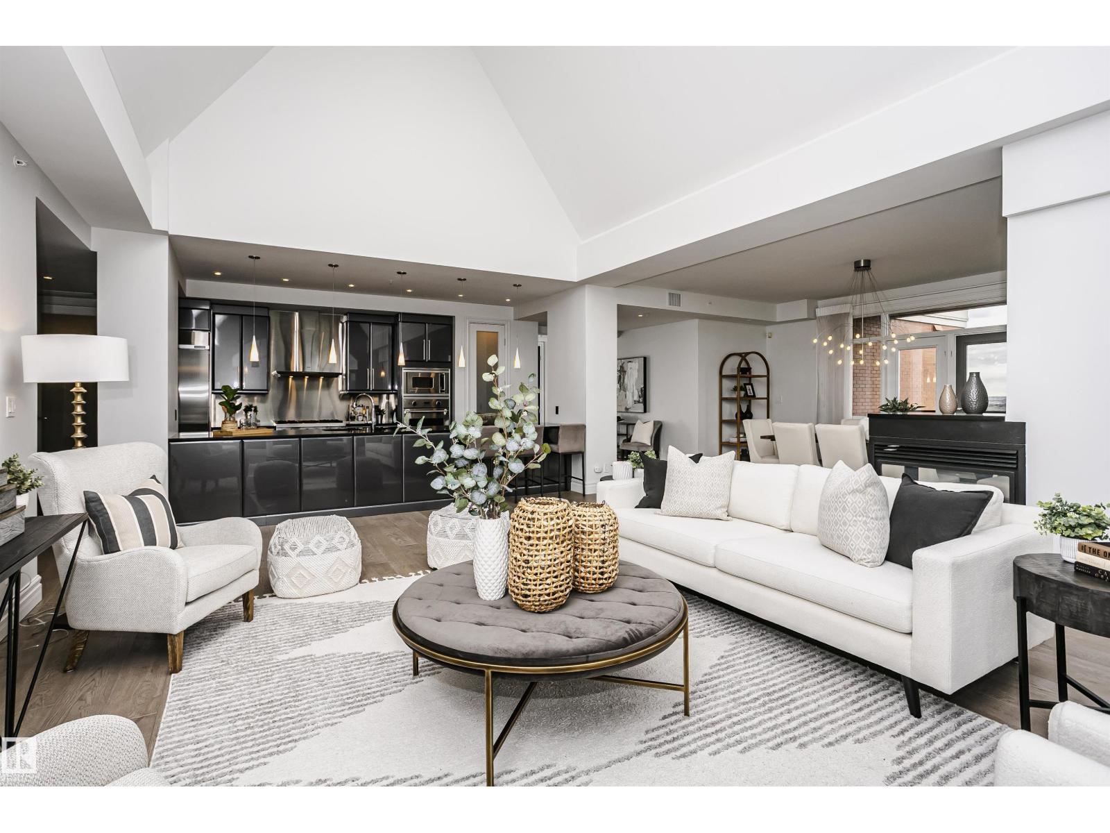 #2104 9020 JASPER AV NW - 35