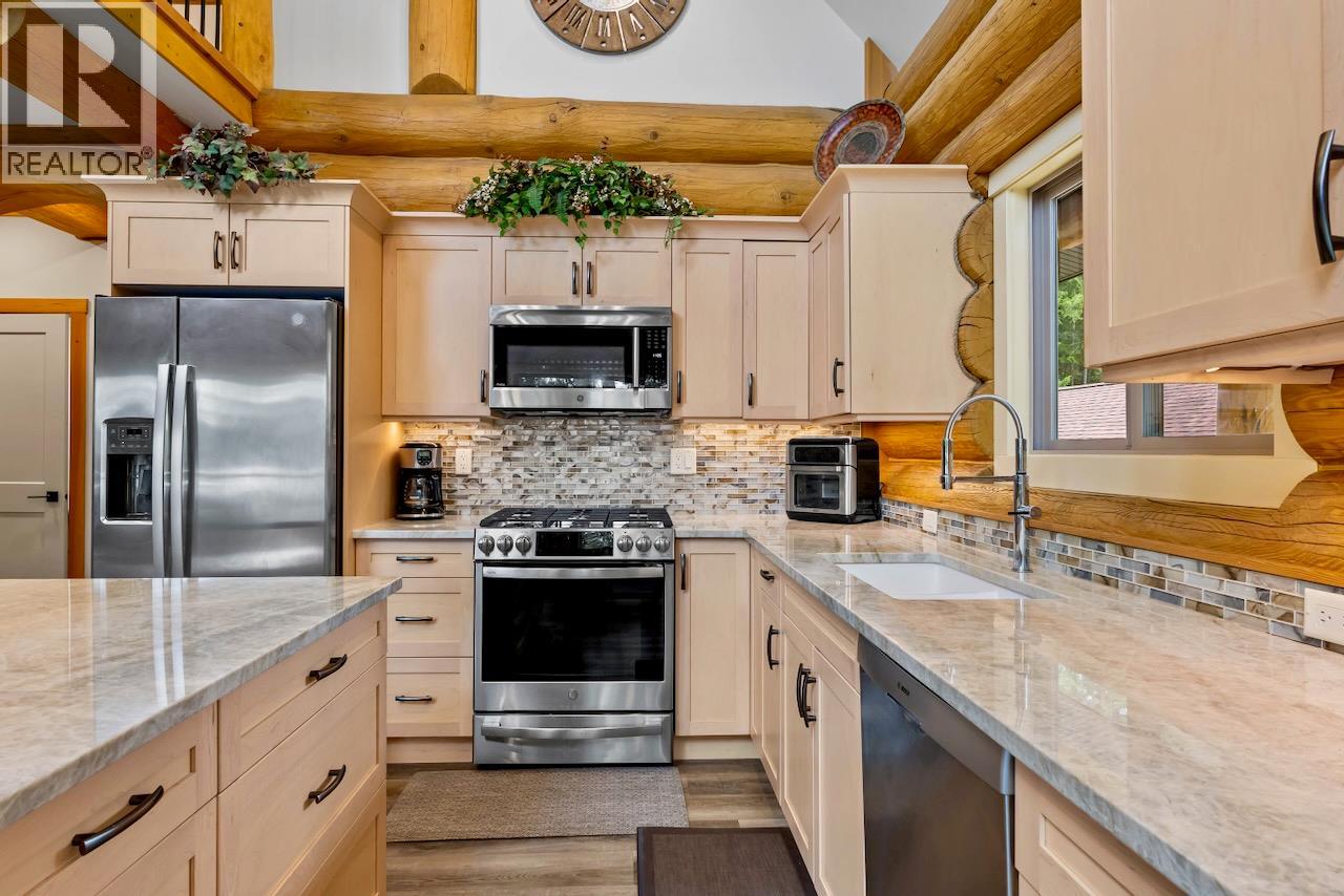 2589 Airstrip Road - 16