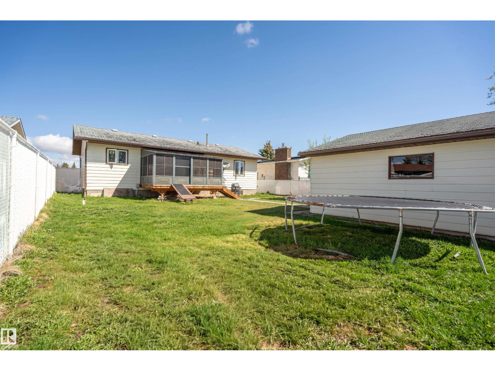 4204 43A Ave - 29