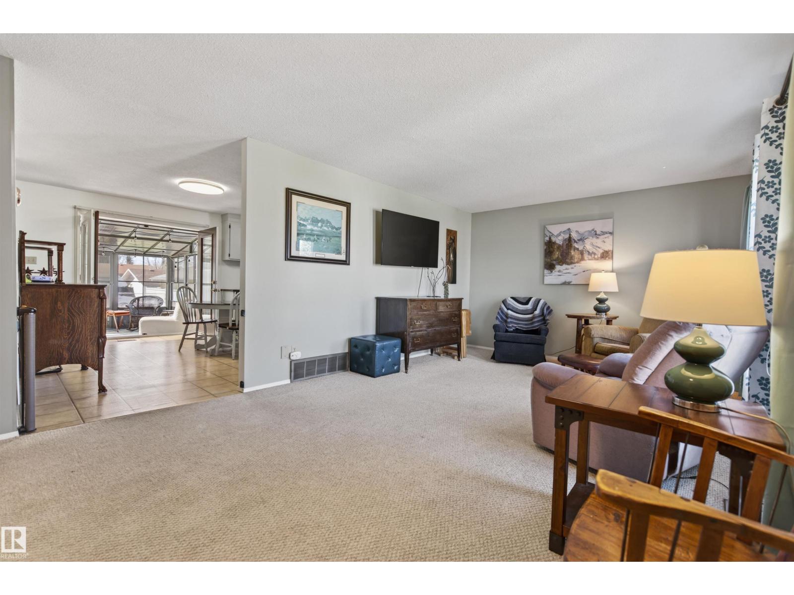 4204 43A Ave - 8