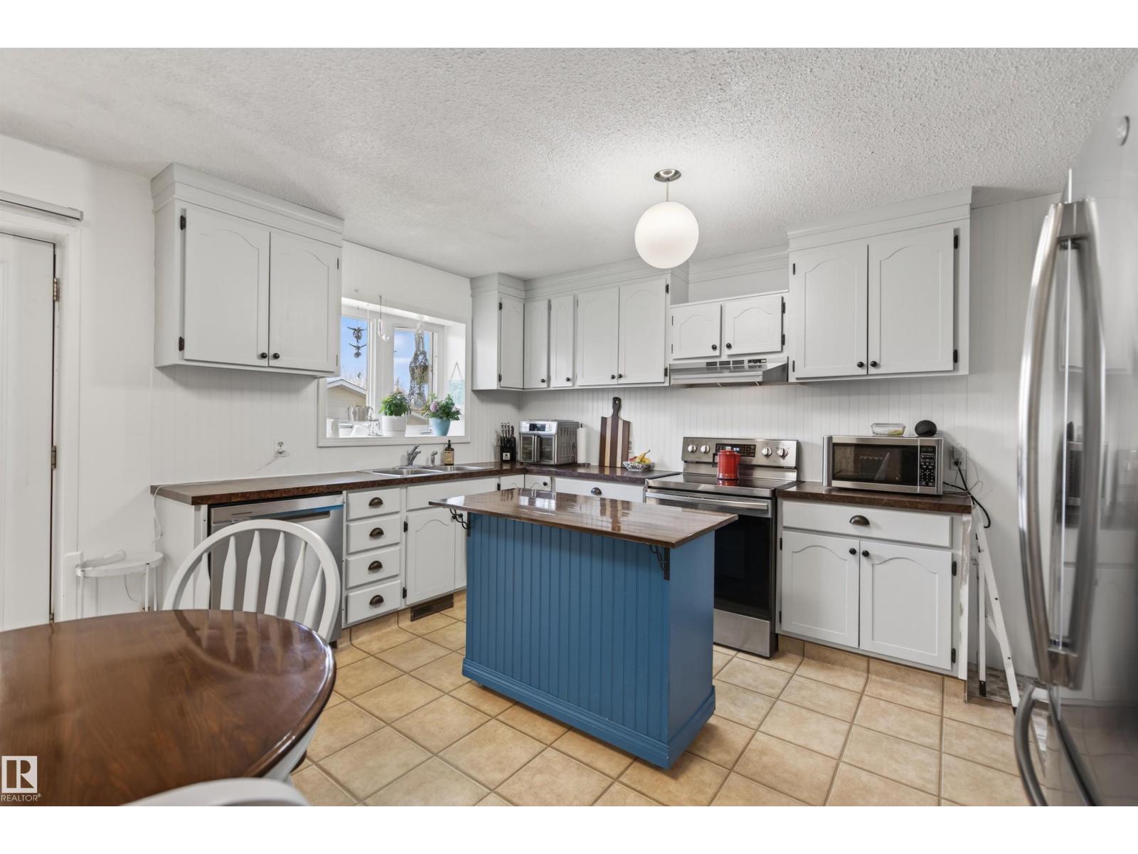 4204 43A Ave - 6