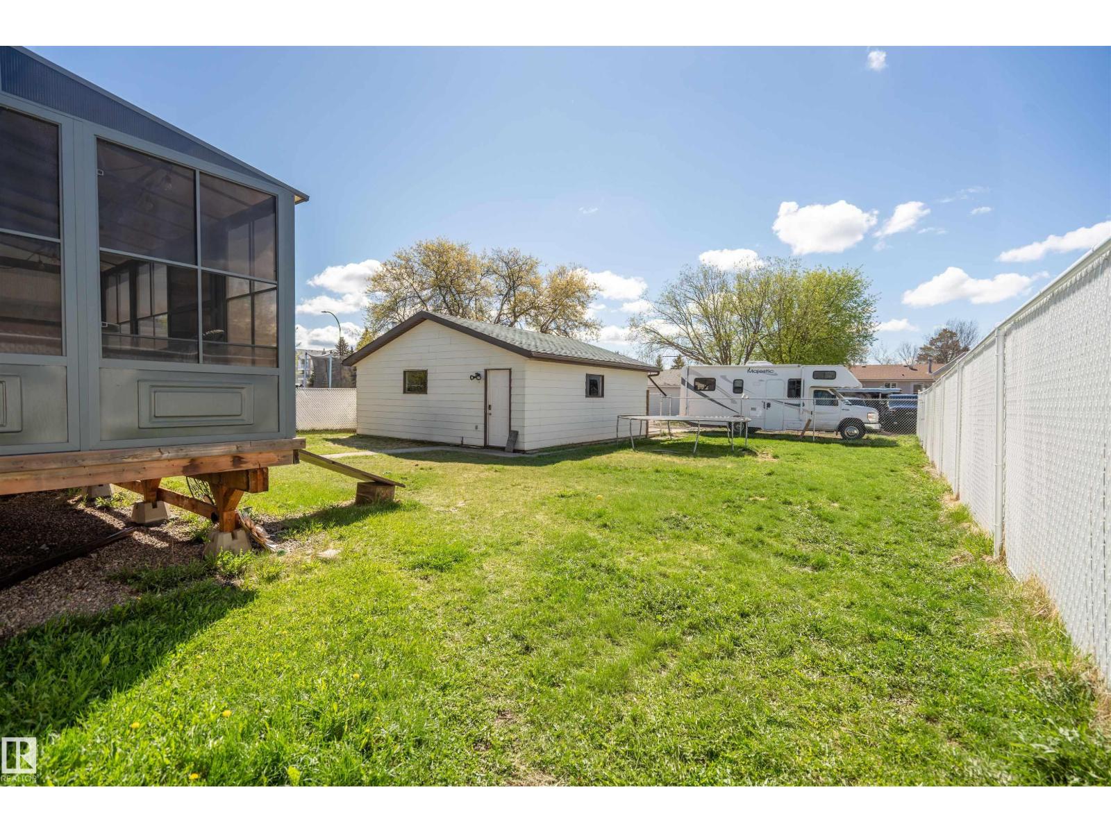 4204 43A Ave - 30