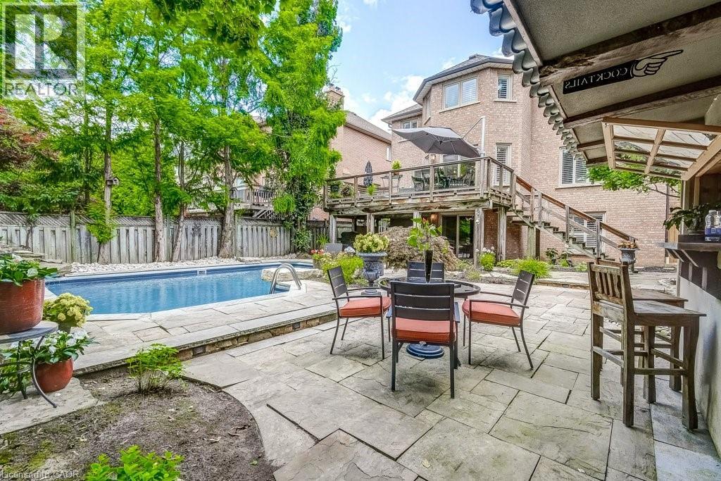 2080 MCKERLIE Crescent - 32